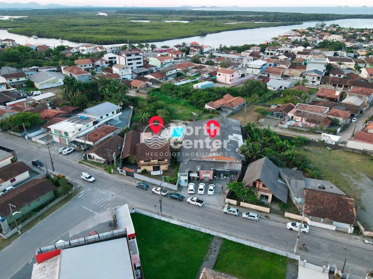 Sobrado e Galpão, Centro, Balneário Barra do Sul, SC