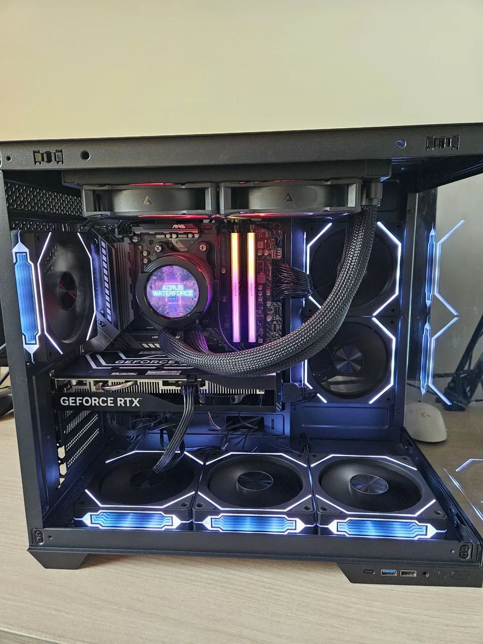 PC Gamer - RTX 4060 + RYZEN 5700X
