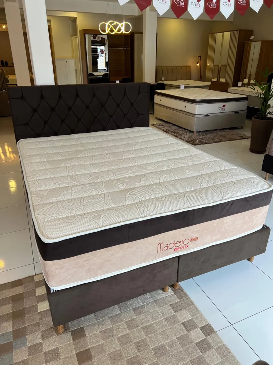 Cama box Queen Size Madero Seminova - ENTREGAMOS