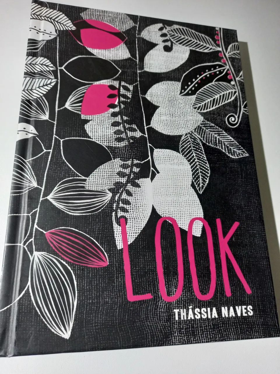 Livro LOOK - Thássia Naves