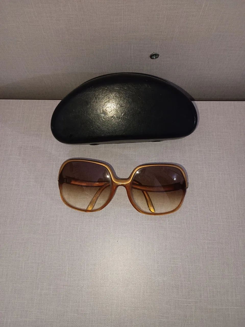 Óculos de sol vintage dourados - Foto 3