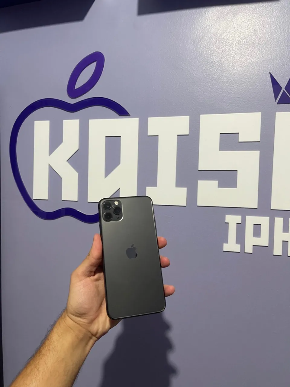 iPhone 11 Pro Max disponível na nossa loja. Acompanha acessórios e garantia