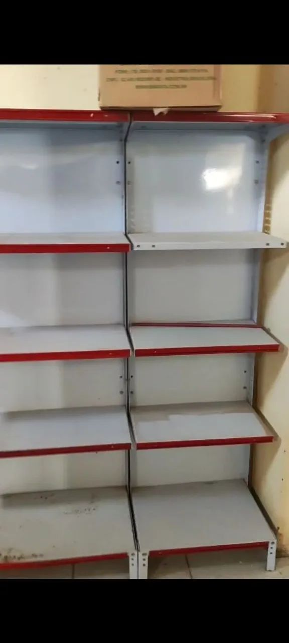 Prateleira de mencatil 