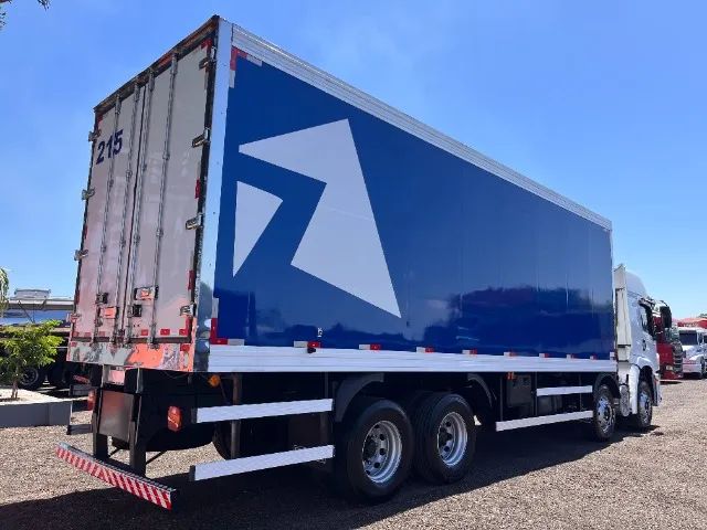 VW Volkswagen 30.330 8X2 2018 Teto Alto Automático Completo Bitruck Baú Frigorífico 16 Pal - Foto 3
