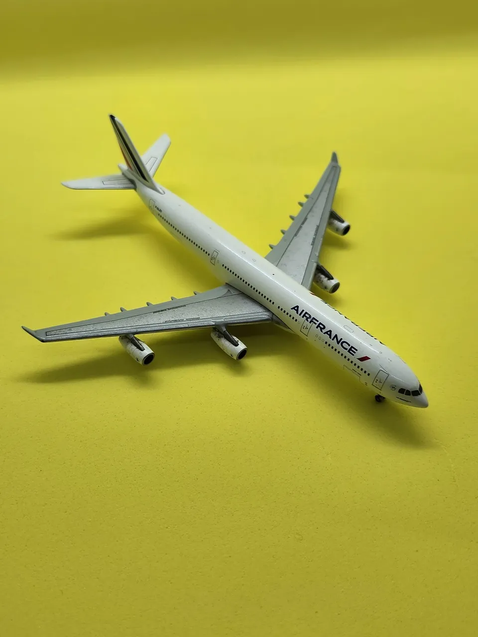 Avião Air France Airbus A340 1:400 Gemini Jets