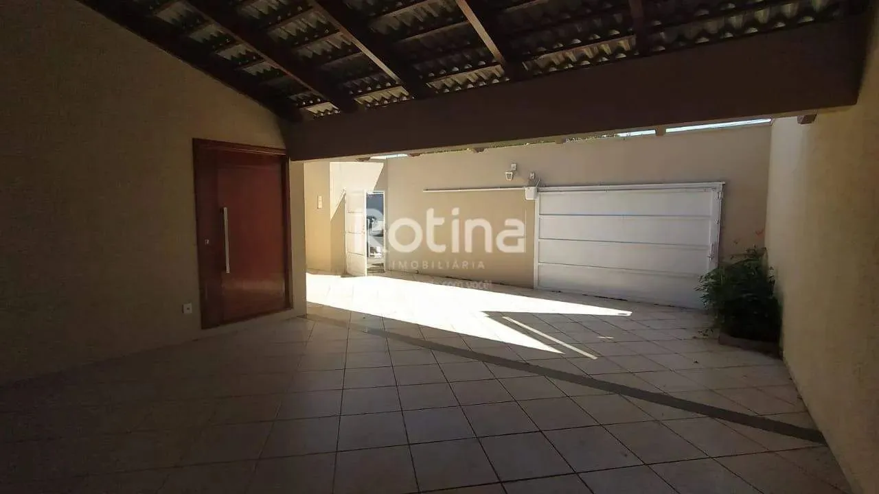 Casa para alugar, 3 quartos, Jardim Karaíba - Uberlândia/MG - Rotina Imobiliária