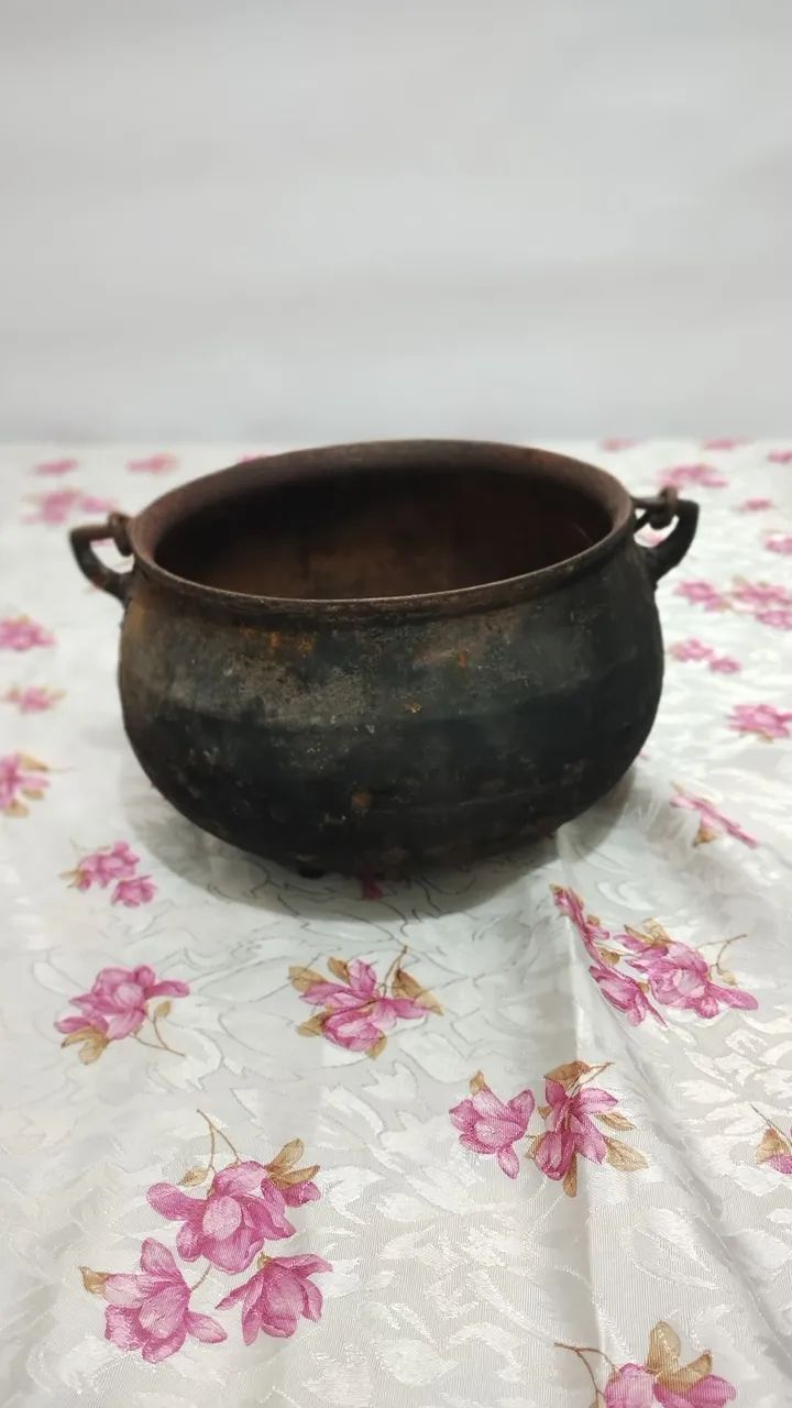 Panela de ferro antiga 