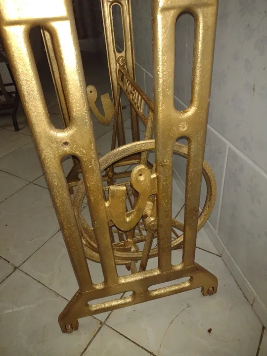 Pé de máquina Vigorelli Antiga