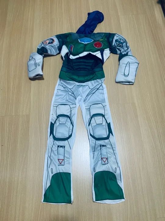 Fantasia importada buzz lightyear acolchoada, N8 , como nova  - Foto 4