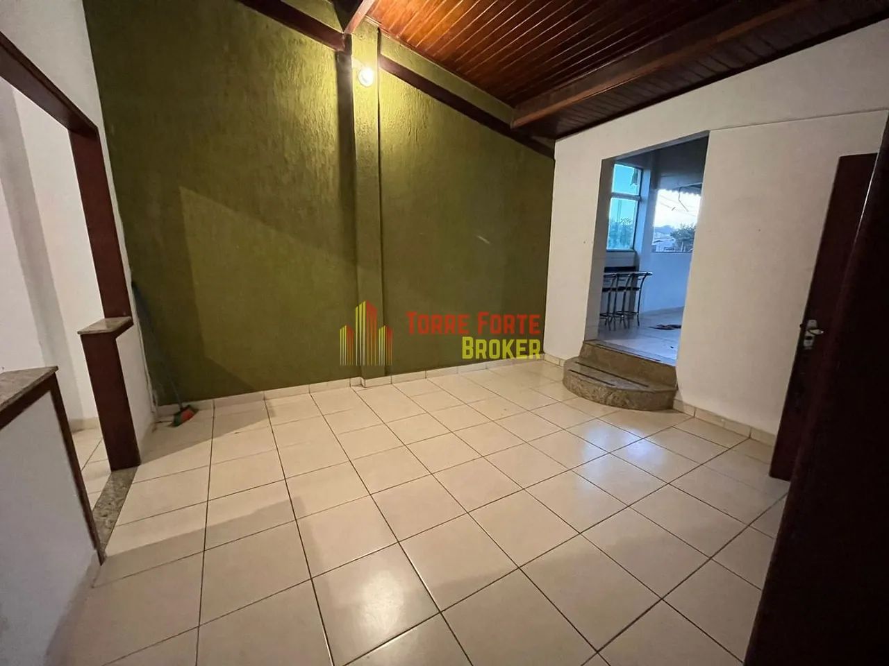 Casa com 4 dormitórios para alugar, 120 m² por R$ 2.600,00/mês - Jardim Panorama - Ipating