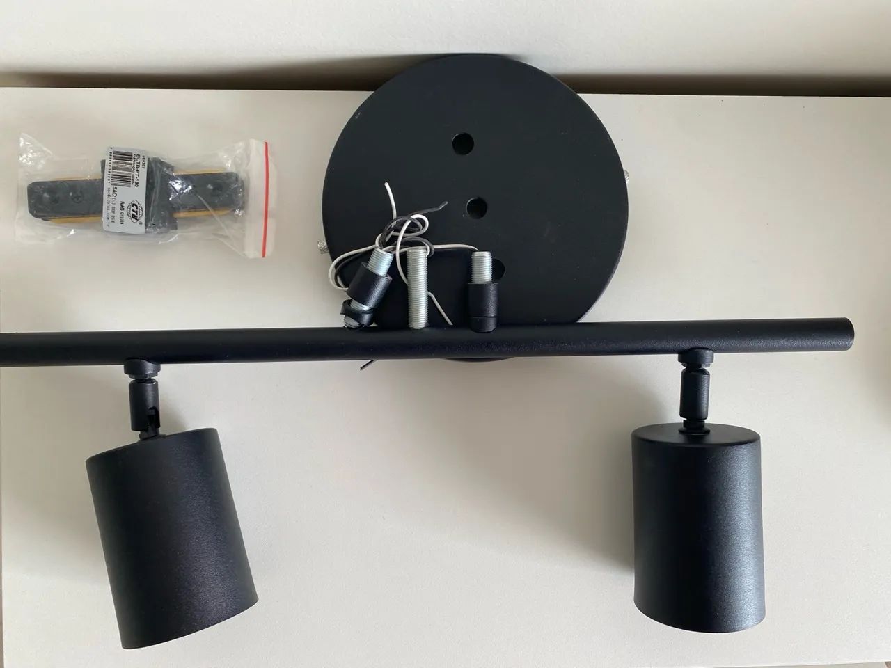 Trilho spot industrial com 2 lampadas - Foto 4
