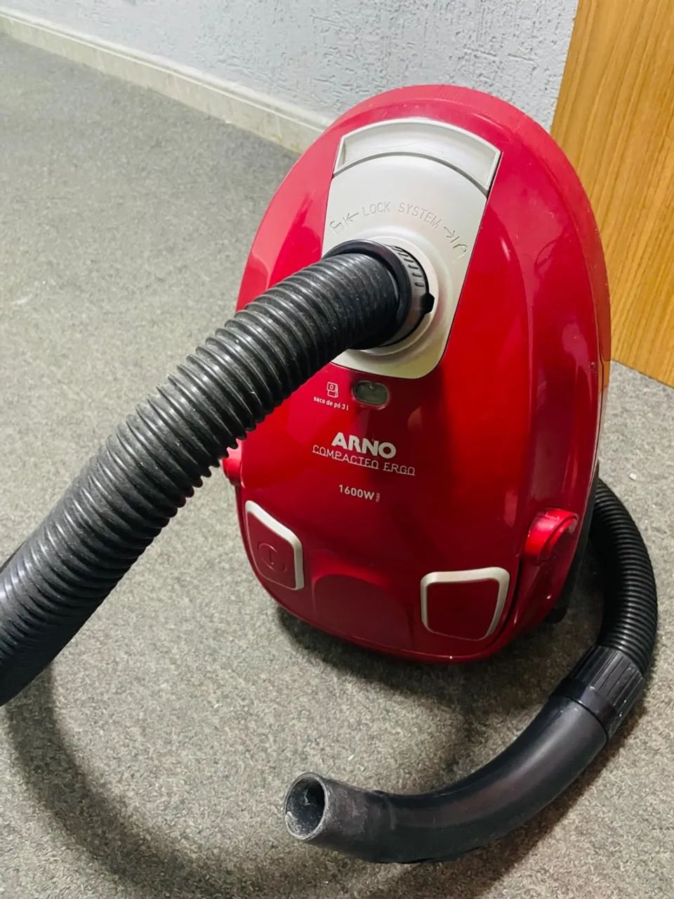 VENDO Aspirador de Pó Arno Compacto Ergo 1600W - Foto 4
