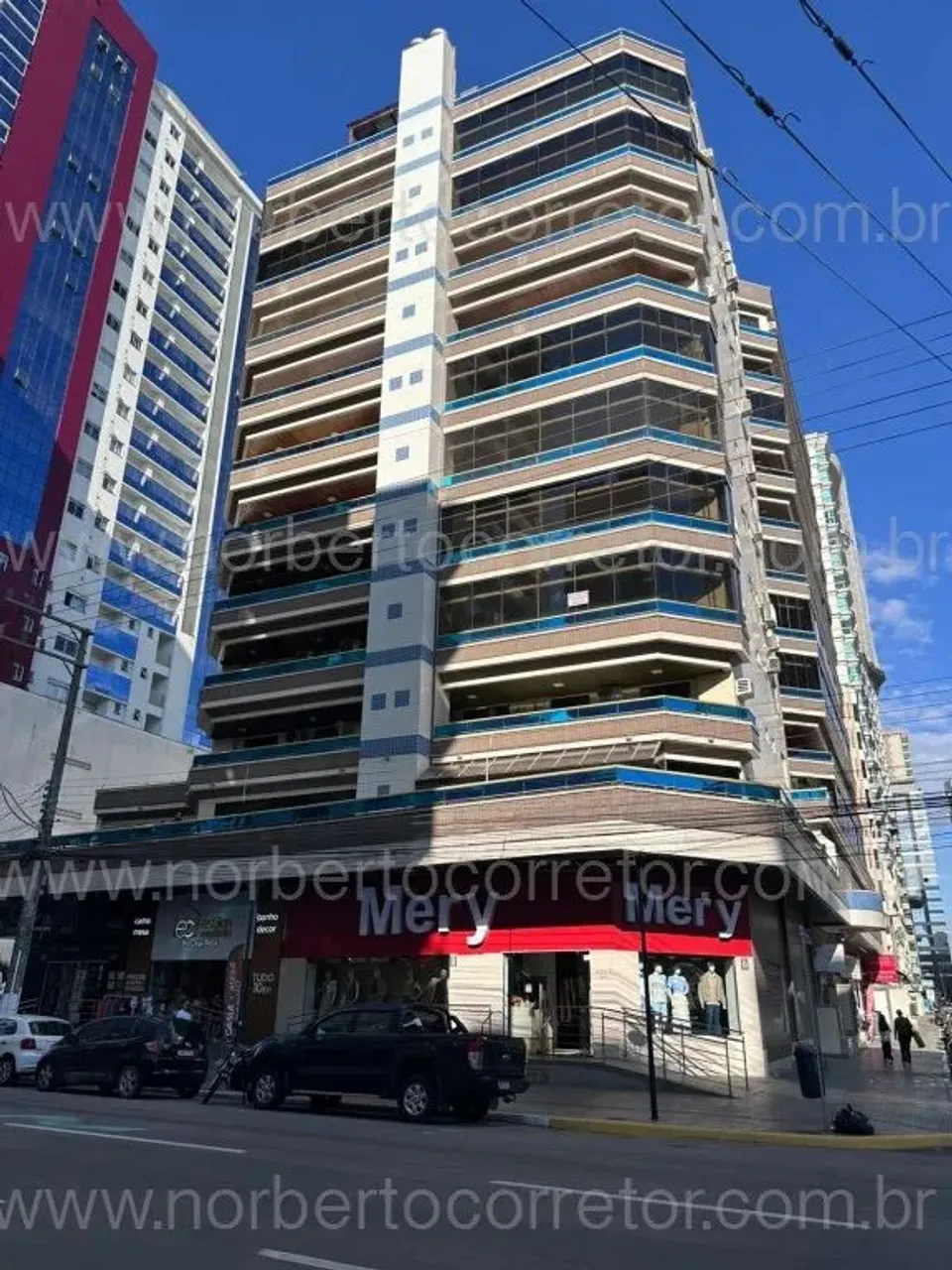 Apartamento aluguel anual Meia Praia - Itapema SC