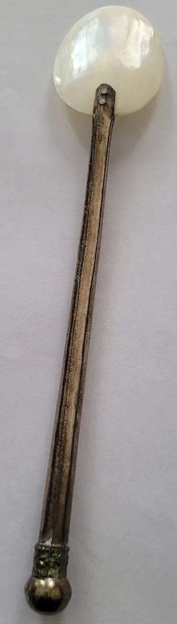 Colher de Madrepérola Antiga com Detalhes em Metal - Foto 2