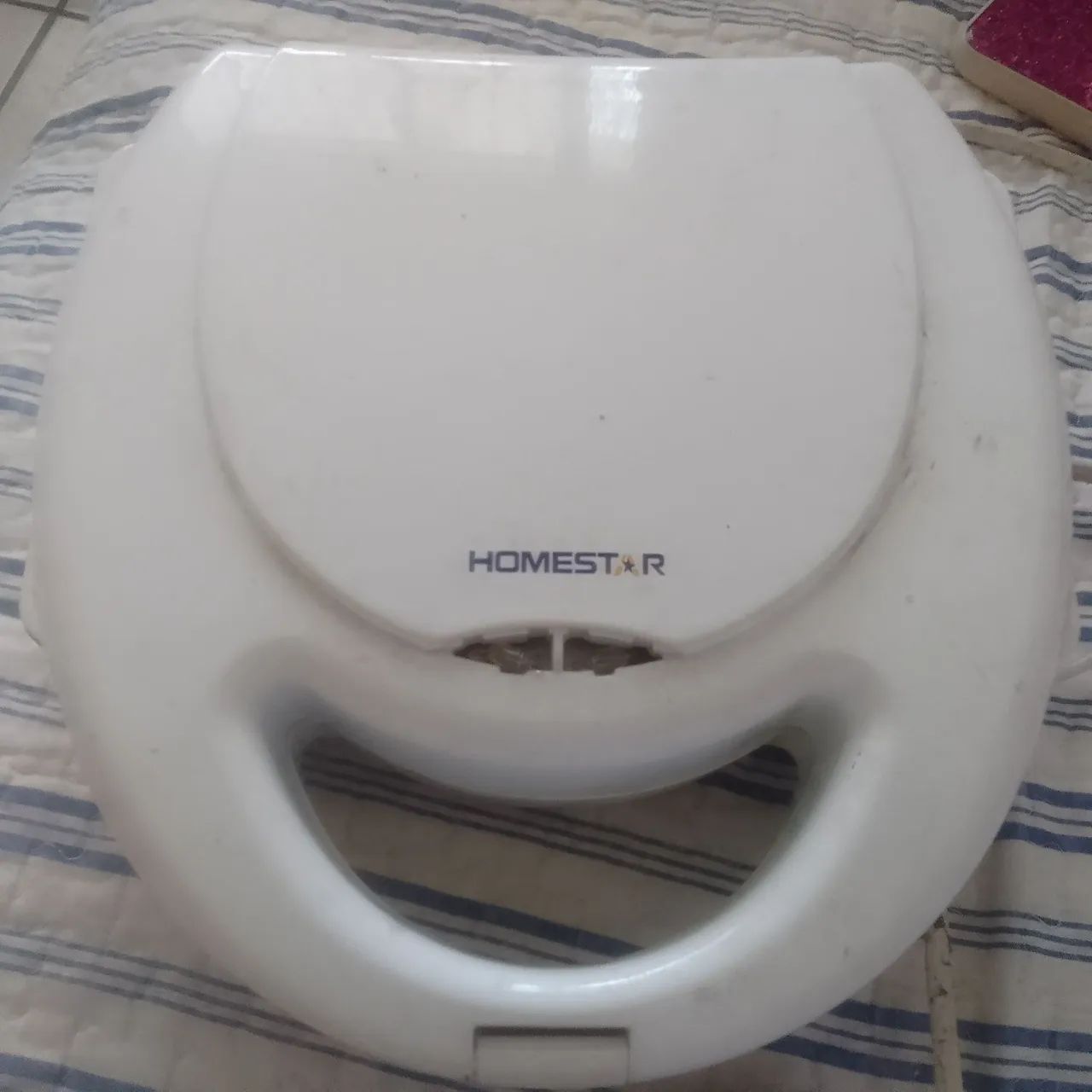 Sanduicheira elétrica homestar 