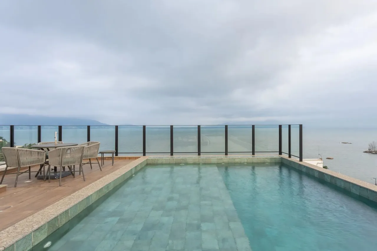 Studio Novo em Coqueiros: Charme e Conforto à Beira-Mar