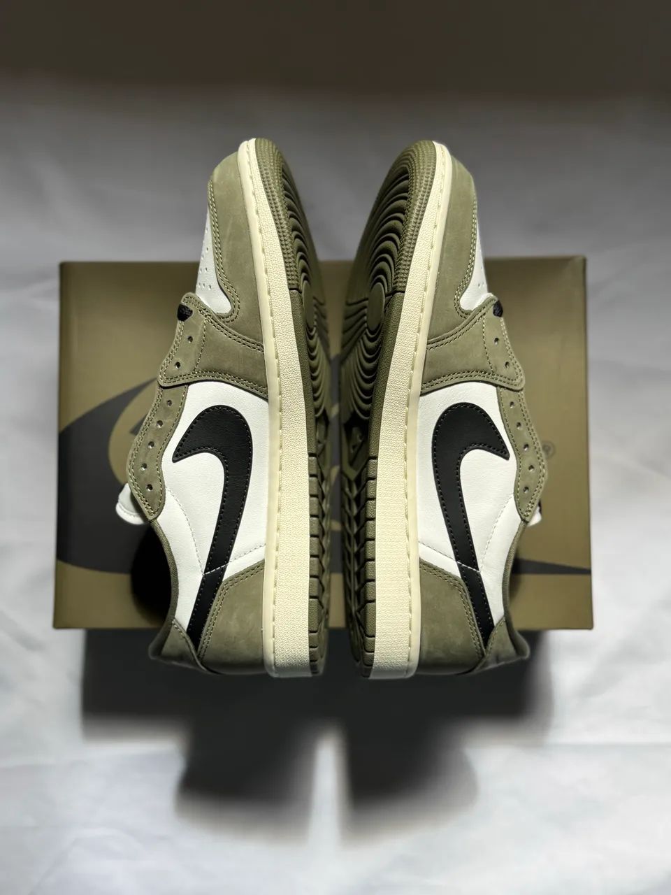 Air Jordan 1 Low OG Medium Olive (39) - Foto 2