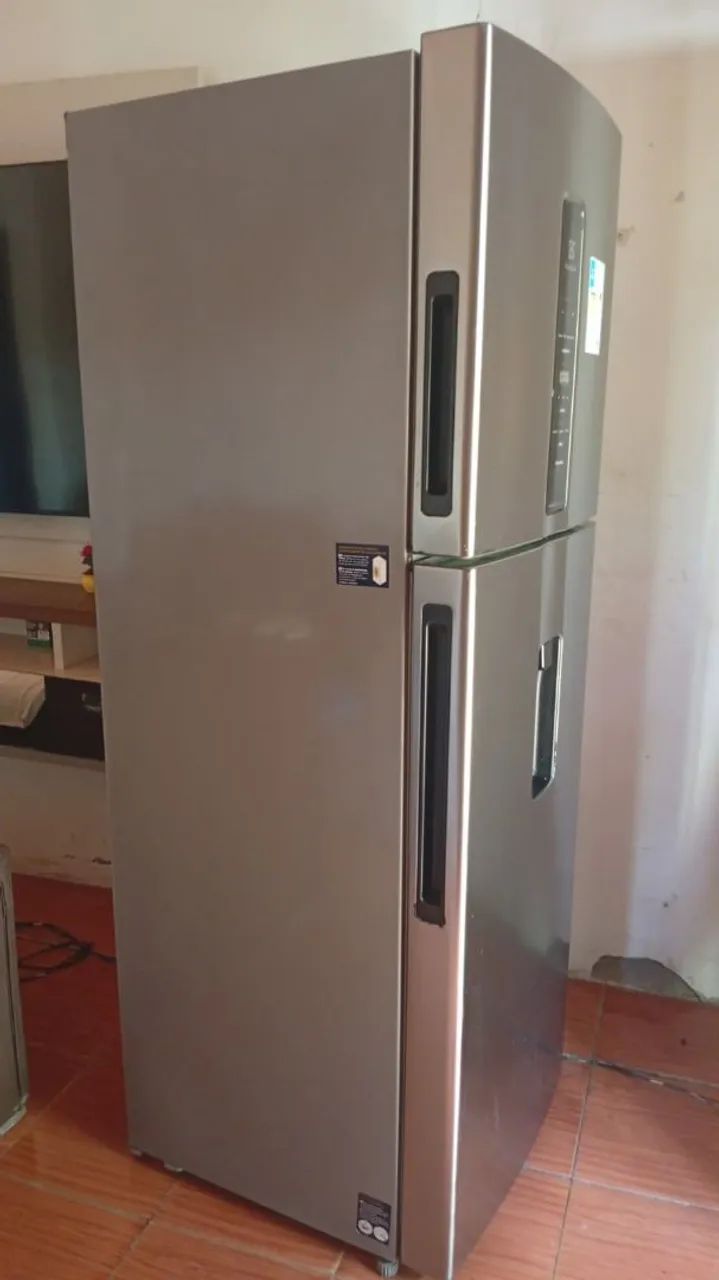 Geladeira duplex semi nova  - Foto 3