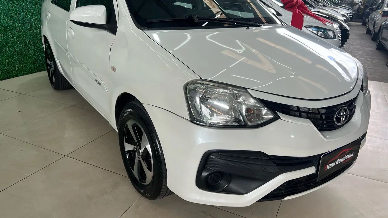 Toyota Etios 2017 - Foto 3