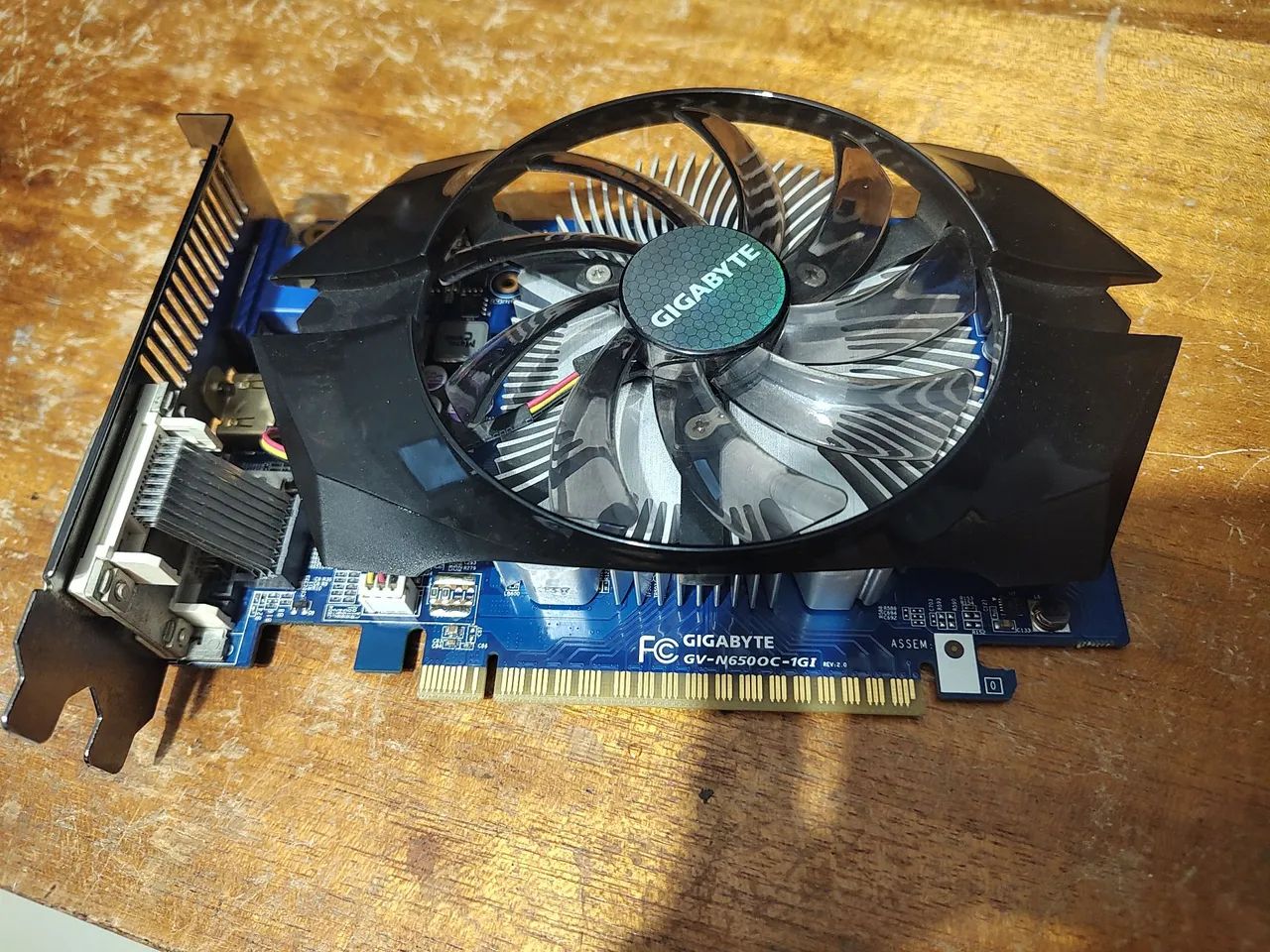 SUCATA Placa de vídeo nvidia Gtx650 