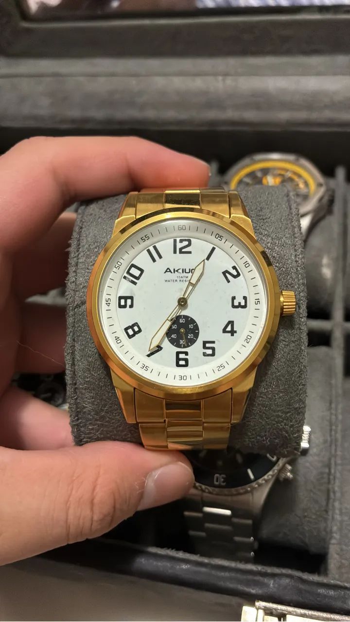 Relógio Akium (Vivara) dourado