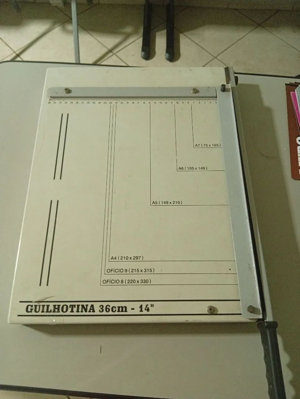 guilhotina de papel facão de 36cm (14 polegadas)  - Foto 2