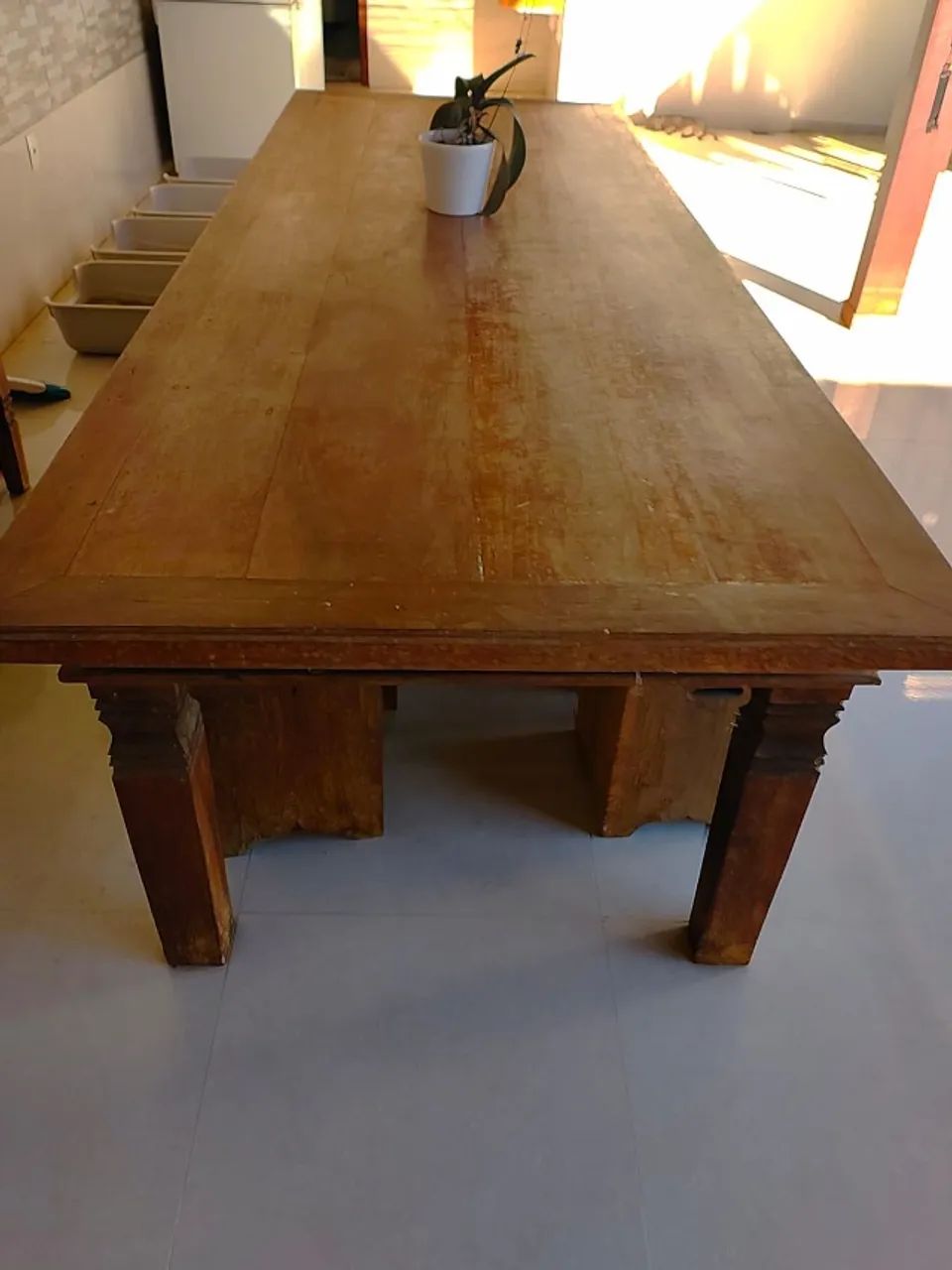 MESA DE JANTAR RETANGULAR DE MADEIRA DE DEMOLIÇÃO - Foto 2