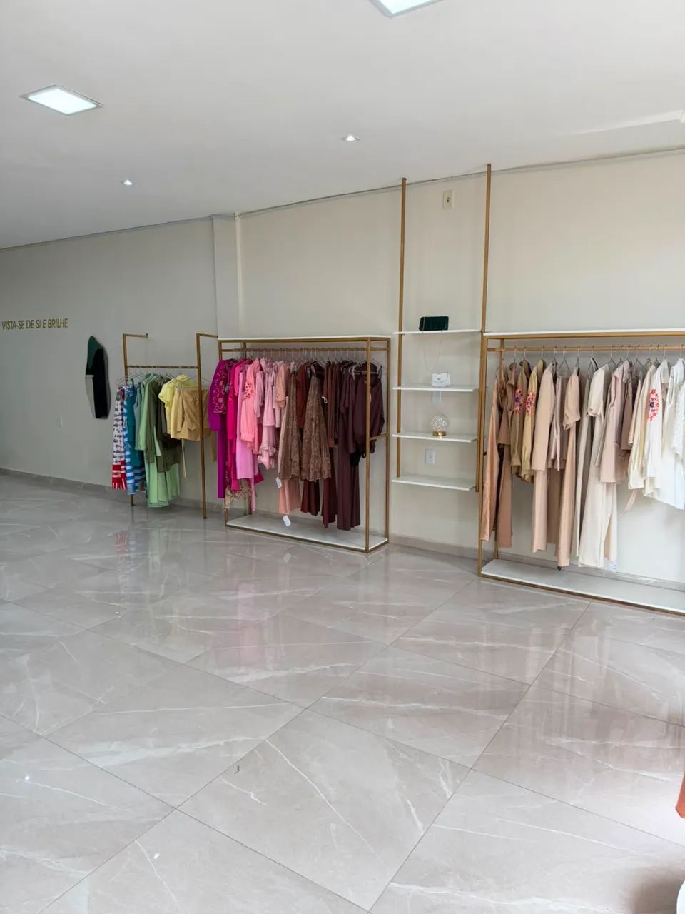 Loja -  vendo coisas separadas ou ela completa estilo boutique. - Foto 5