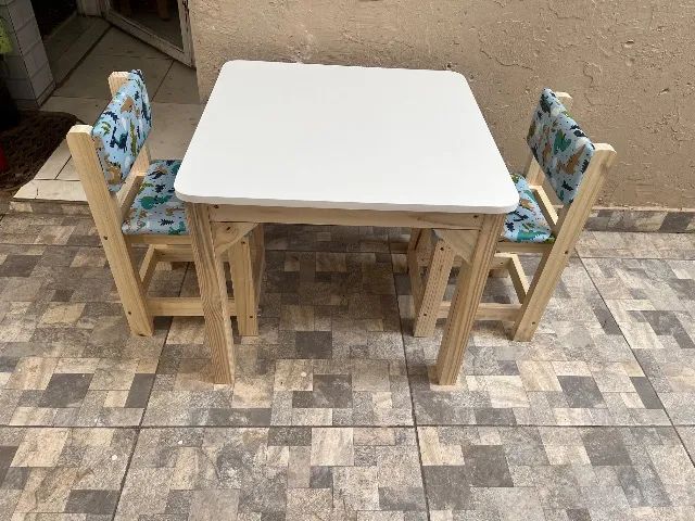 Mesa infantil com cadeiras estampadas - Foto 2
