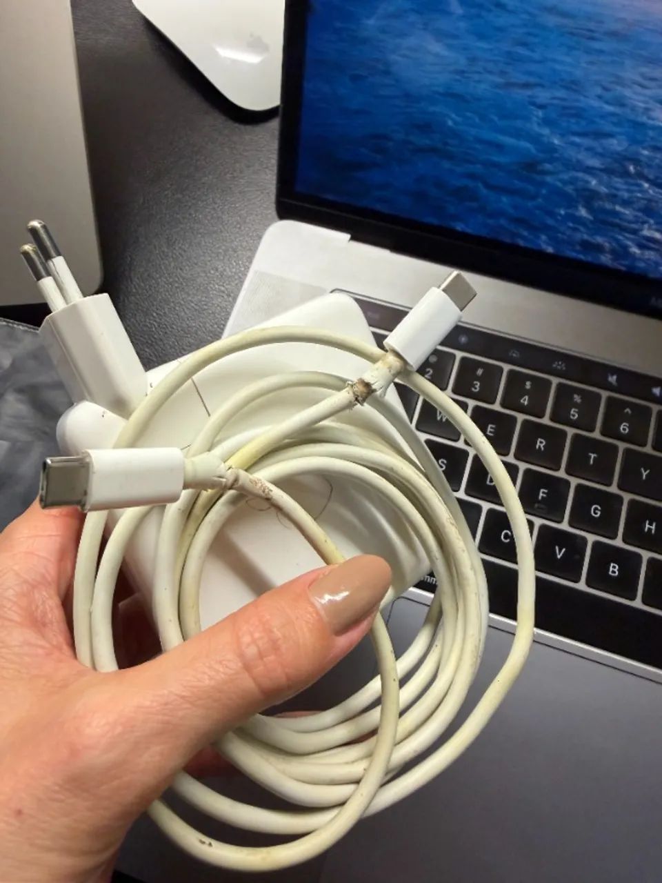 MACBOOK PRO 15" (2018) / Intel Core i9 6 núcleos 2.9 GHz  - Foto 2