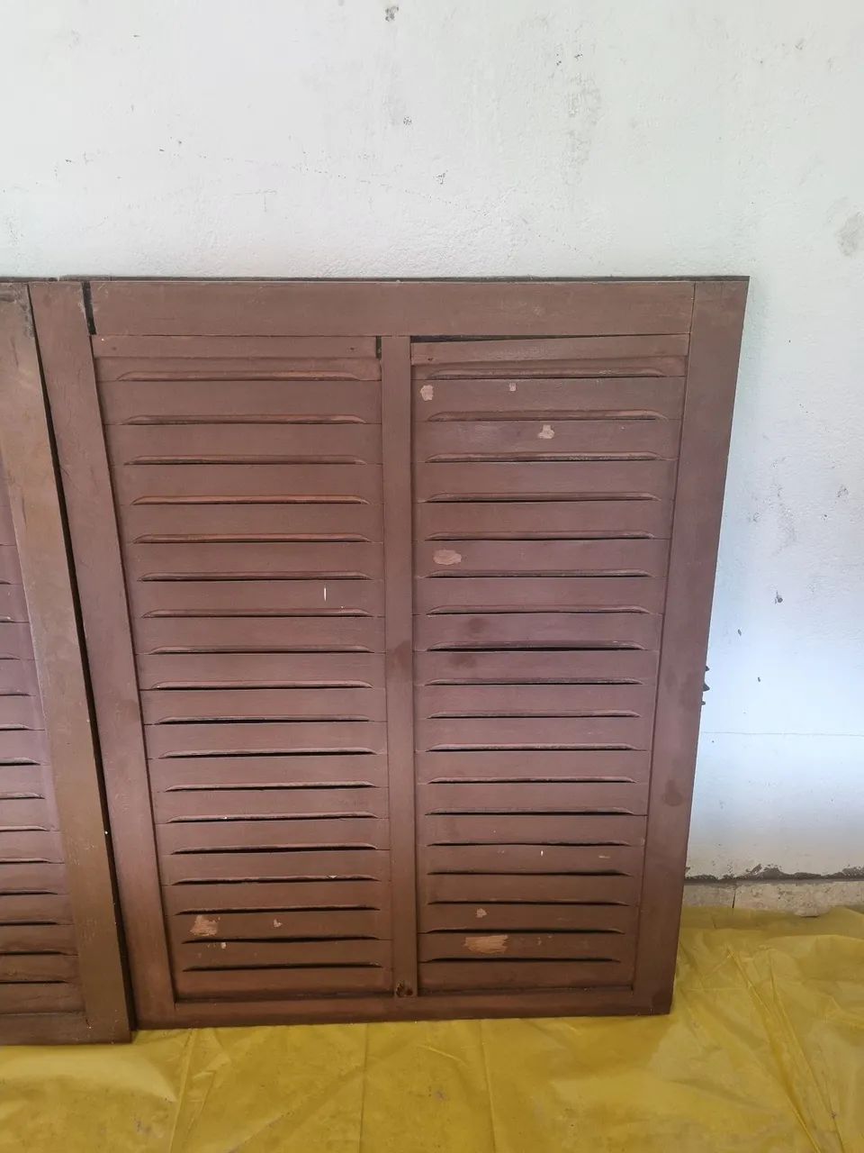 Lote com 4 Janelas de Madeira Maciça - Med. 1,25 x 1,00m<br><br>2 para Revitalizar - Foto 5