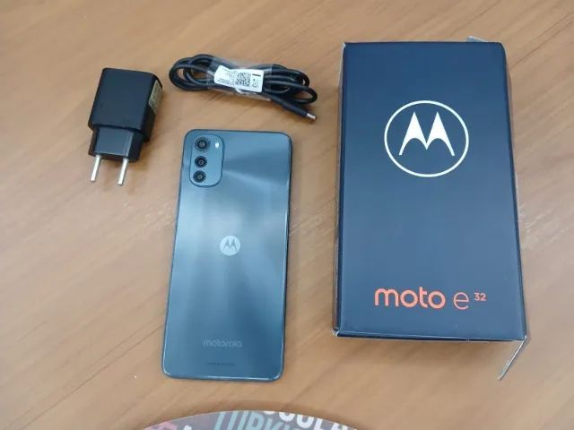 celular motorola E32 64GB com Caixa e Acessórios Originais ( vendo)