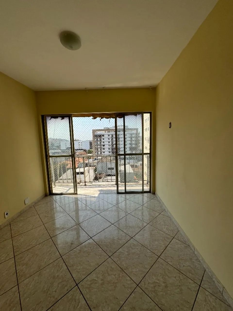 Apartamento de 2 quartos + dependencia em Vila Isabel