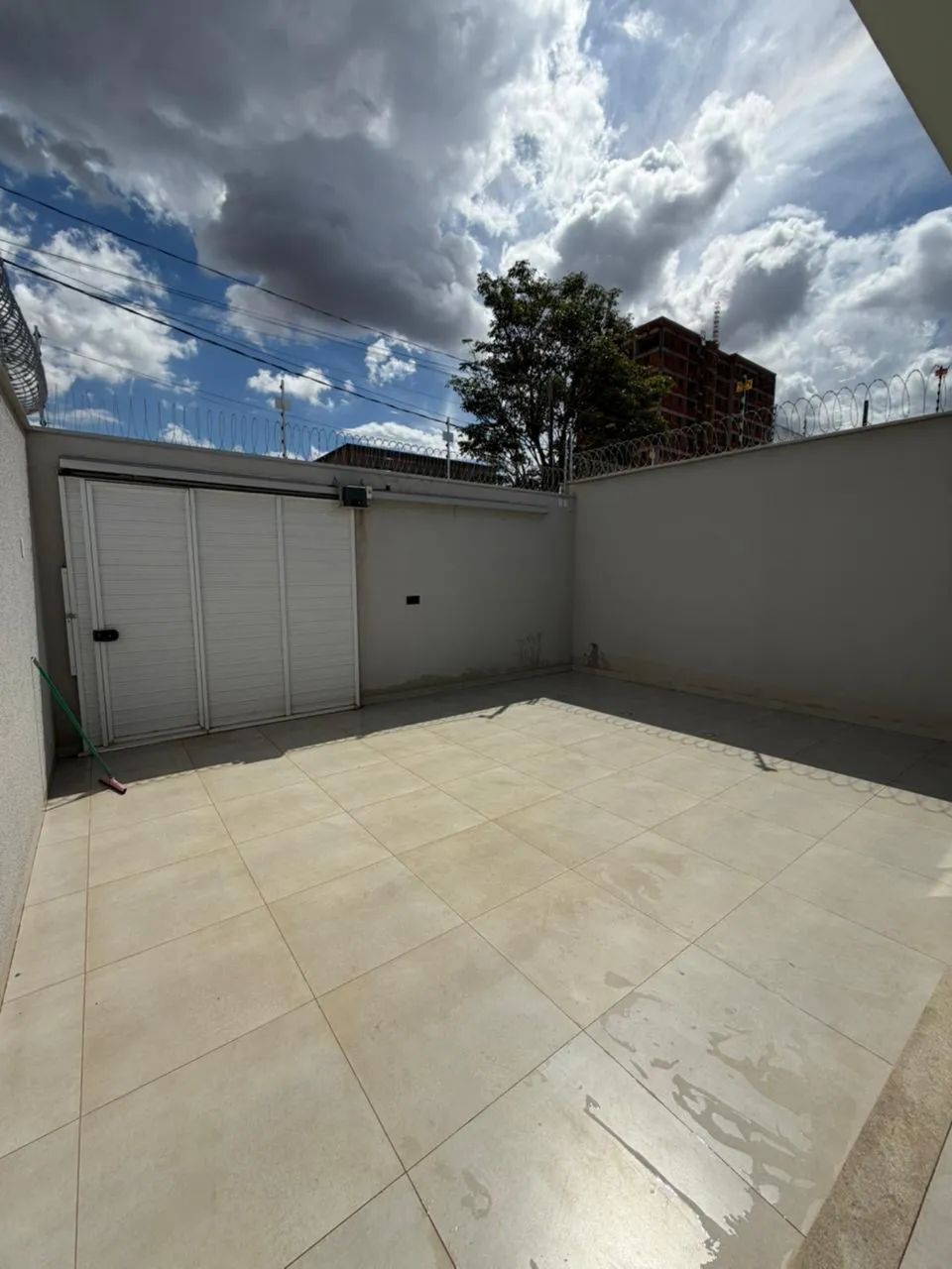 ALUGA-SE casa SemiMobiliada com piscina  - Foto 5