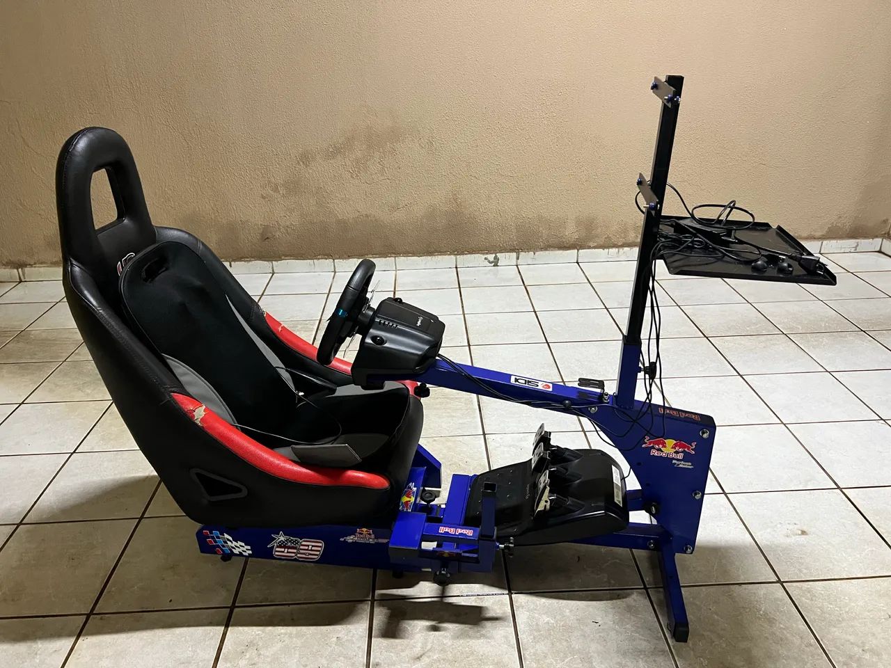 cockpit redbull com volante logitech - Foto 4