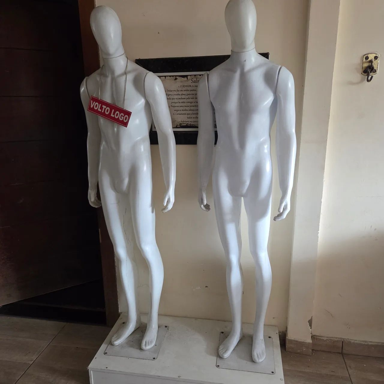 2 MANEQUINS MASCULINOS