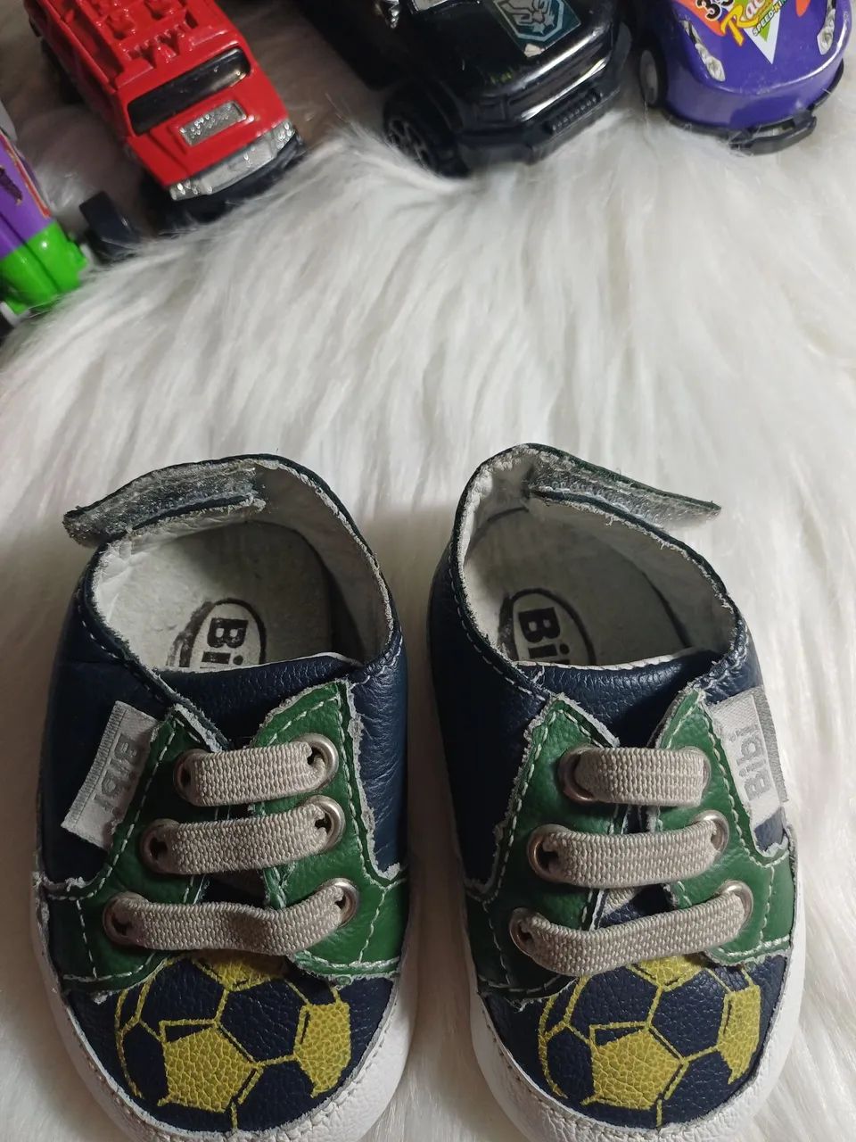 Tênis baby Bibi em couro legítimo,  verde, azul e amarelo.  - Foto 2