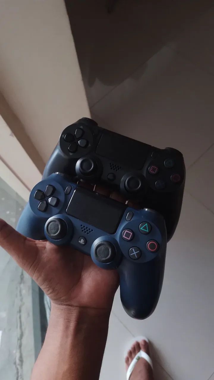 PS4 SLIM 500GB + 2 CONTROES + 4 JOGOS - Foto 2