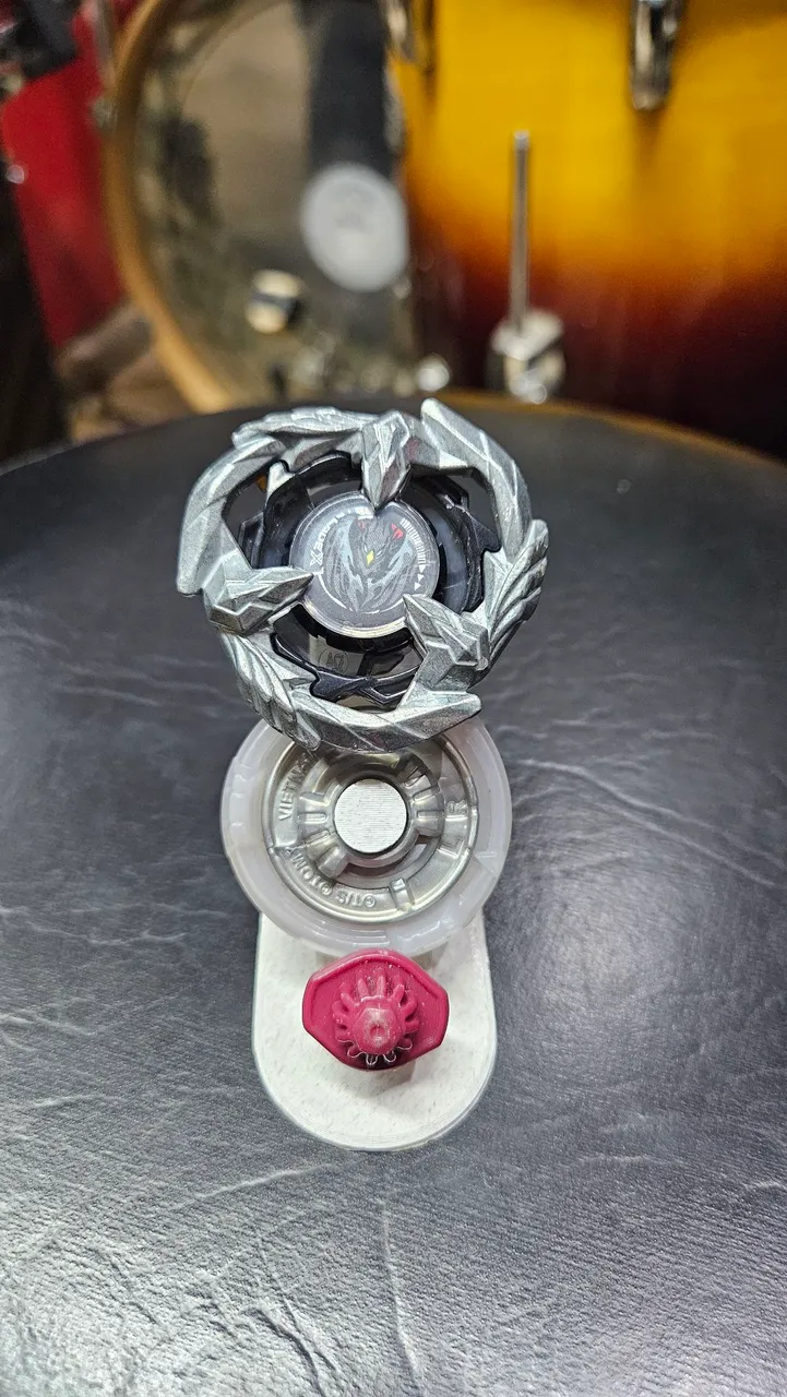 Beyblade X Cerberus Dark J9-80 B - Brinquedos e Jogos - Cardoso