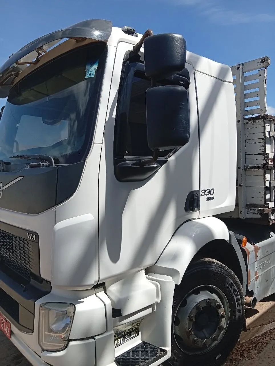 Volvo VM 330 8 X 2R  - Foto 5