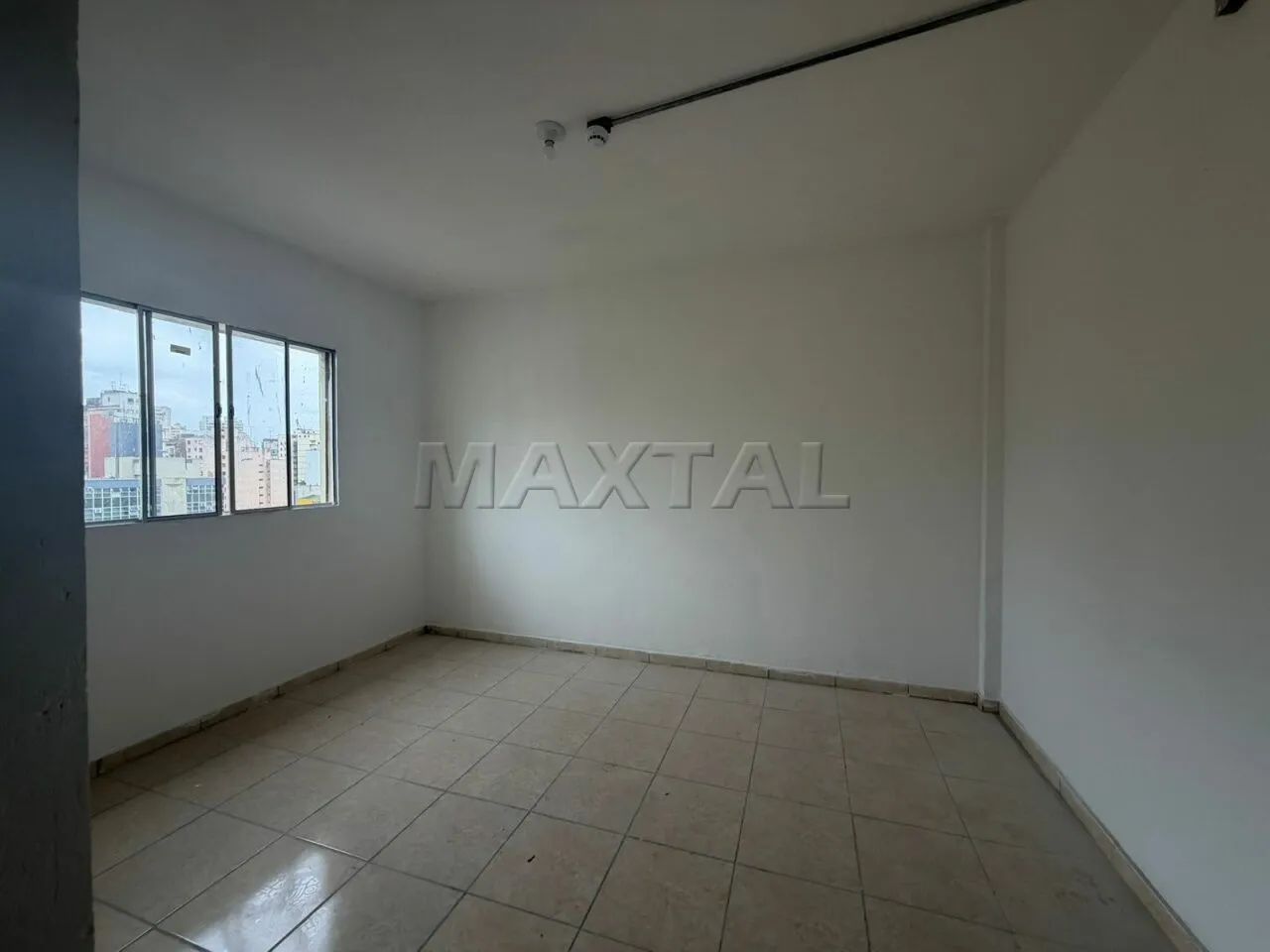 Sala com 32m², região Centrol de comercio de eletrônicos , próxima ao Metrô