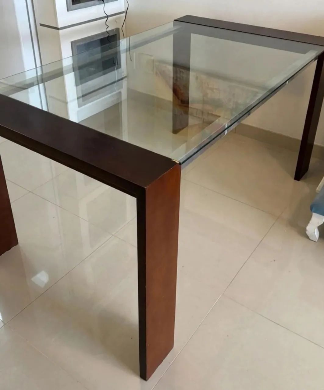 Mesa de vidro e madeira - Foto 2