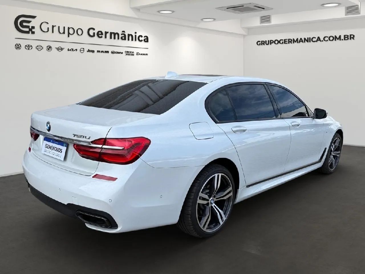BMW 750I M Sport Sedan 4.4 V8 450cv Aut. 2017