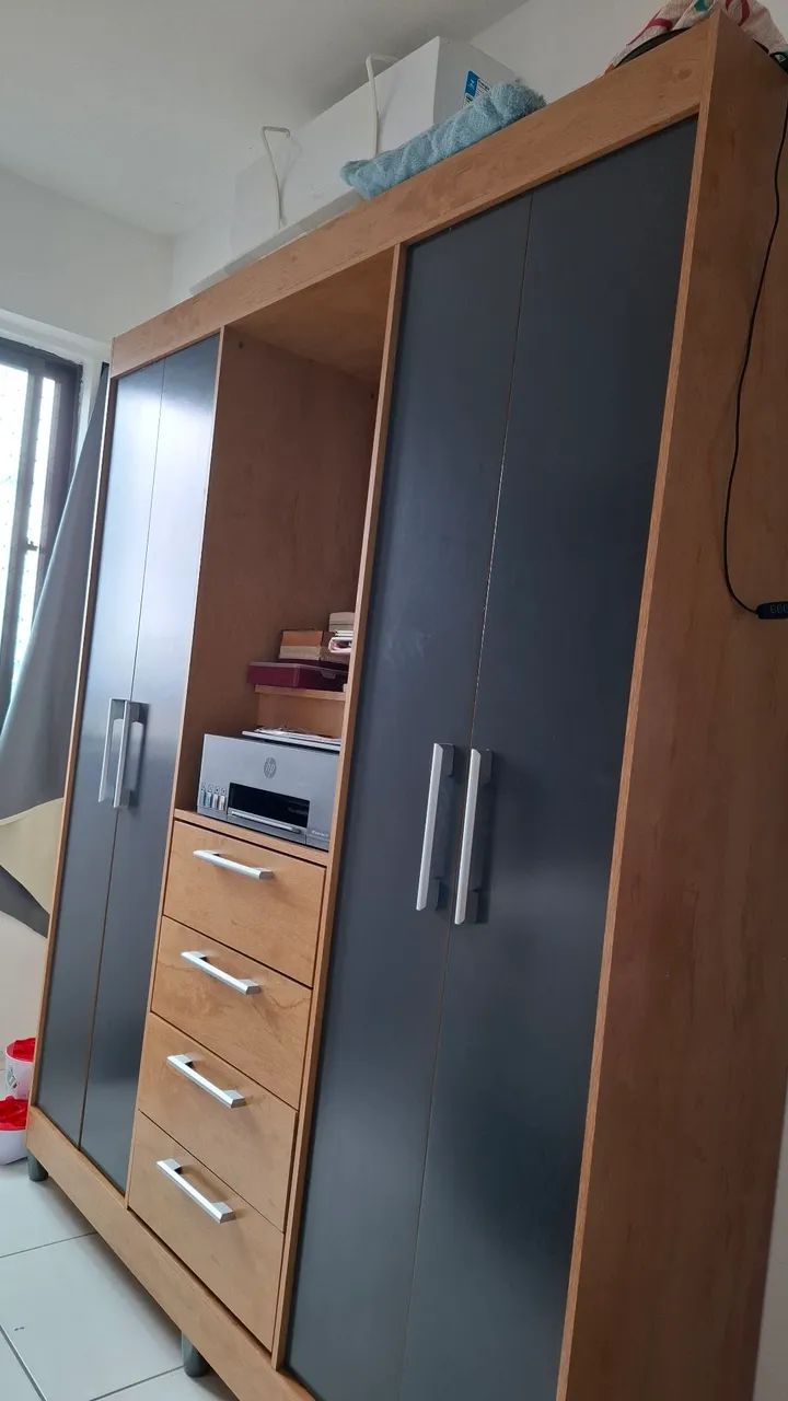 Guarda roupa 4 portas com gavetas