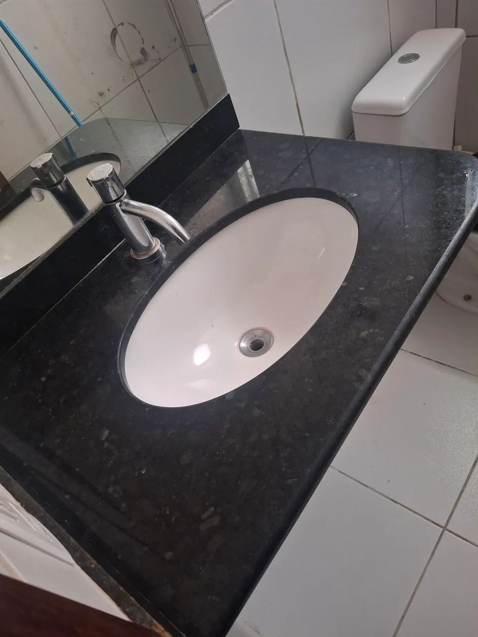 Bancada e Pia de Banheiro