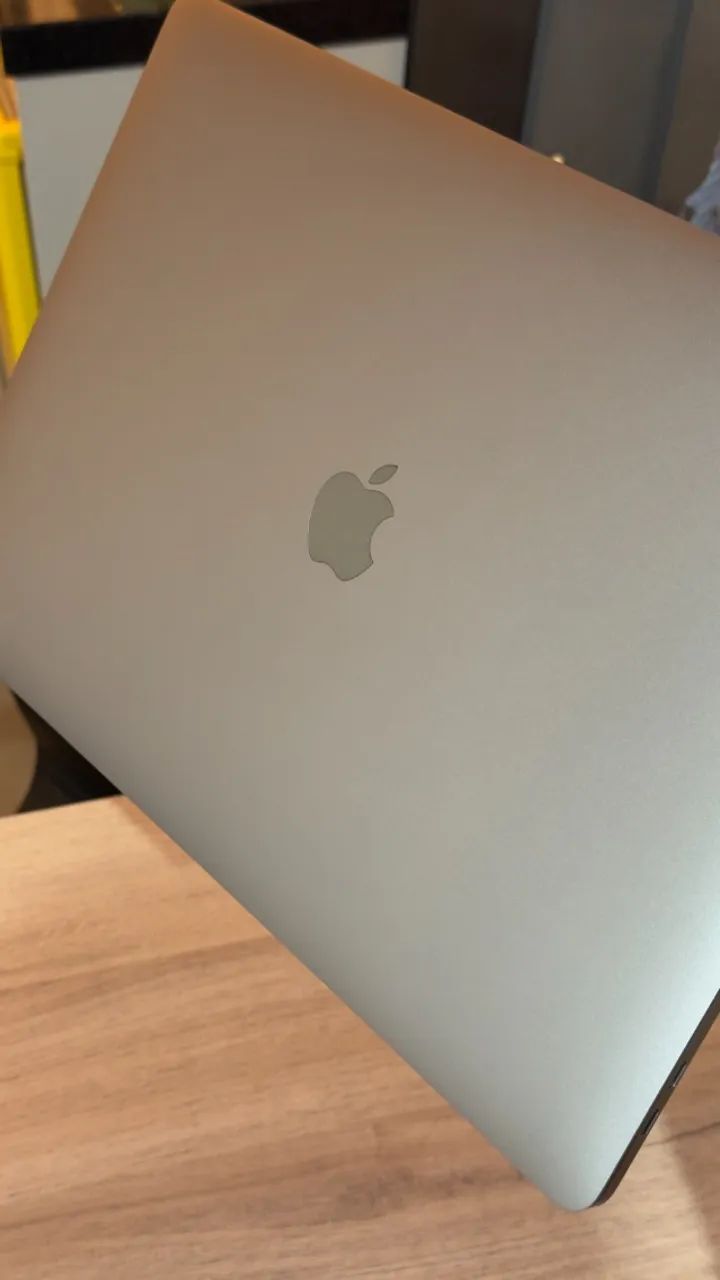MacBook Pro 2018 | 16GB Ram | Intel Core i7 | 512GB SSD | 15 Pol