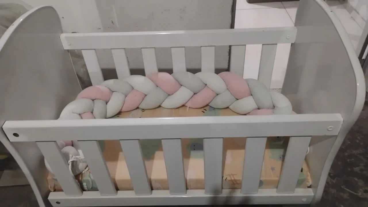 Vendo um mini berço valor 100 