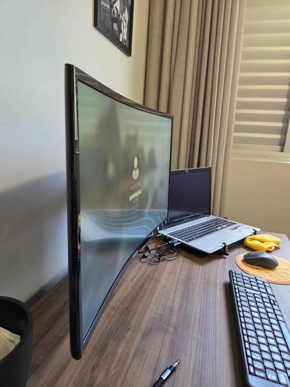 Monitor curvo Samsung 27 polegadas FULLHD - Foto 2