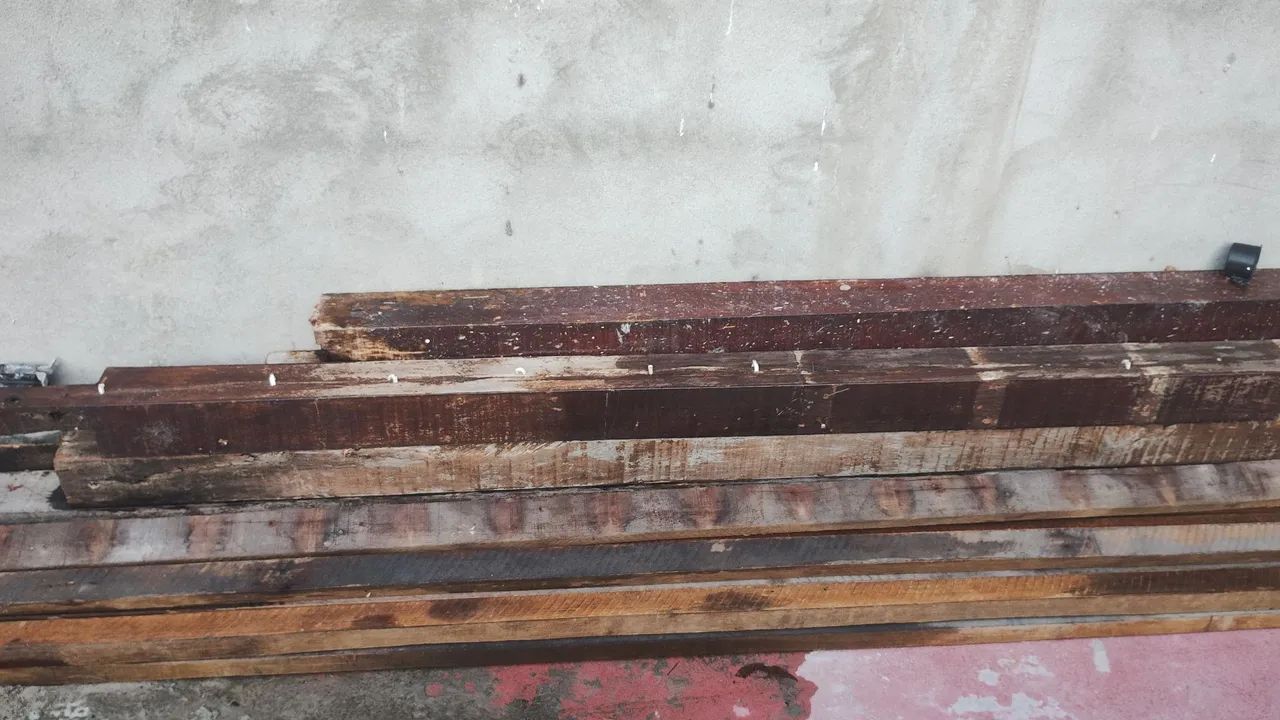 Vendo peças de madeiras 