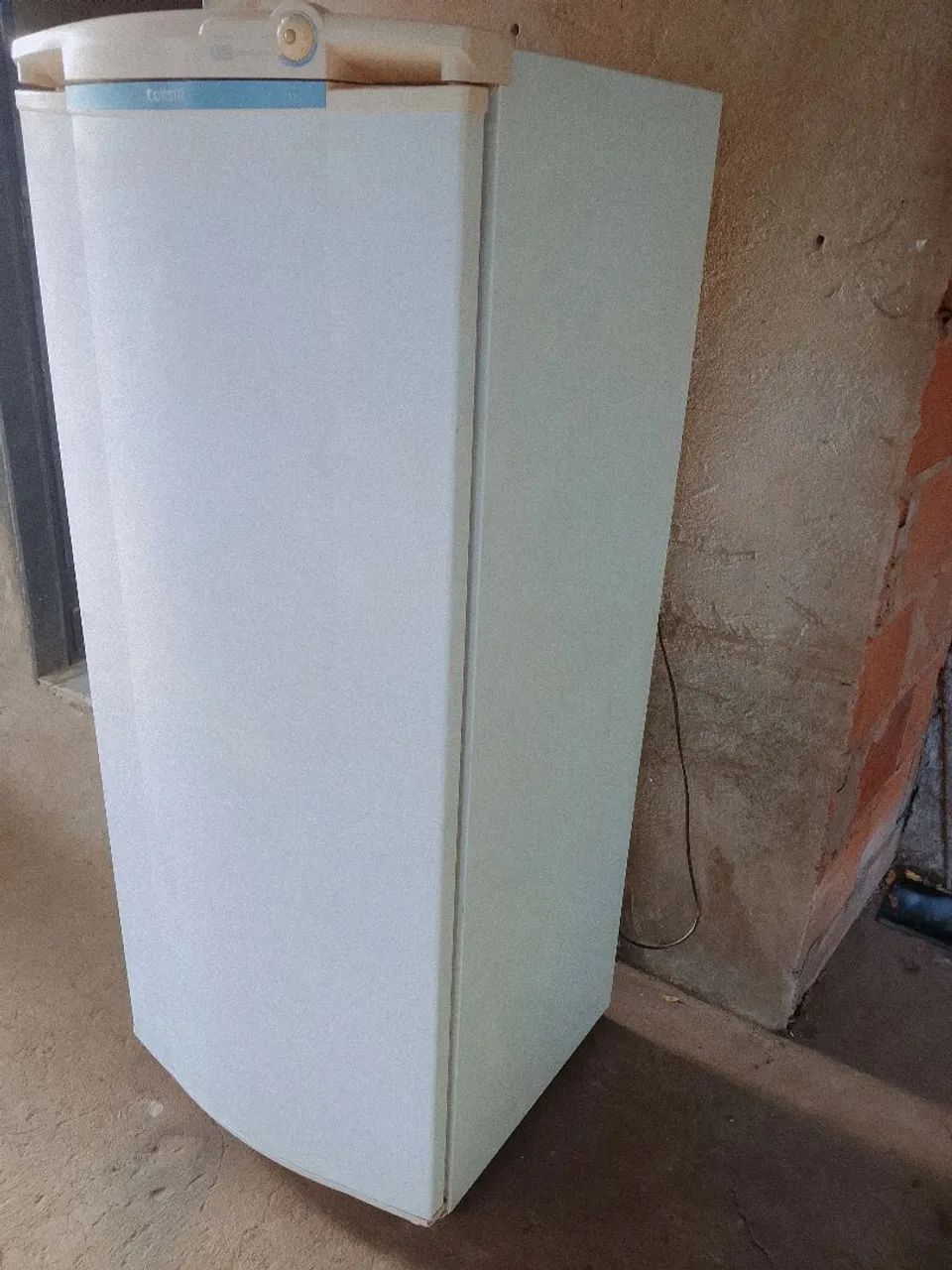 Vendo geladeira funcionando perfeitamente  - Foto 3